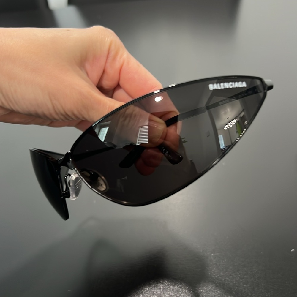 Balenciaga sunglasses - Picture 3 of 8